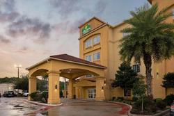 La Quinta Inn & Suites Houston Bush Airport