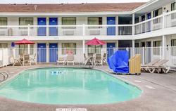 Motel 6 Medford North
