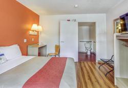 Motel 6 Medford North