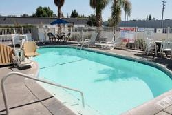 Motel 6 Fresno Blackstone