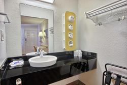 Motel 6 Fresno Blackstone