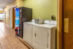 Econo Lodge Inn & Suites Newton