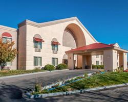 Quality Inn & Suites Farmington