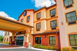 Comfort Inn & Suites Northeast - Gateway