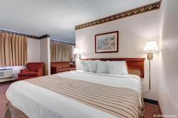 Econo Lodge Inn & Suites