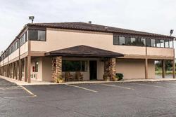 Econo Lodge Paw Paw Area