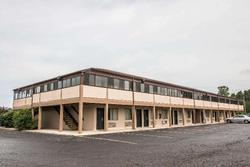 Econo Lodge Paw Paw Area