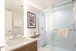 DoubleTree by Hilton New York JFK Airport