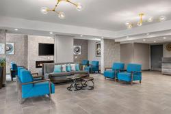 Four Points by Sheraton Chicago Westchester Oak
