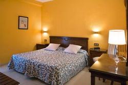 Rovira Hotel
