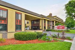 Best Western Plus Raffles Inn & Suites