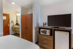 Best Western Plus South Hill Inn