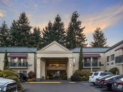 Best Western Plus Plaza By The Green