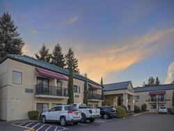 Best Western Plus Plaza By The Green
