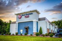 Best Western Plus Yadkin Valley Inn & Suites