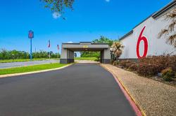 Motel 6 Henderson Tx