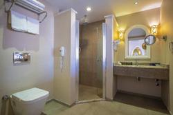 Han Deluxe Hotel