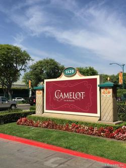 Camelot Inn & Suites