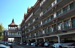 Camelot Inn & Suites