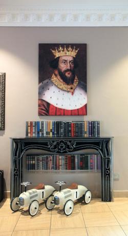Henry II Hotel