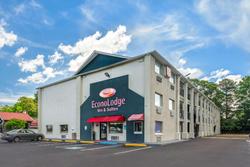 Econo Lodge Inn & Suites I-64 & US 13 Airport