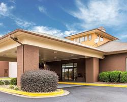 Quality Suites Convention Center Eastside