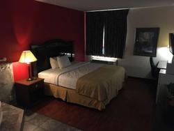 Econo Lodge Inn & Suites