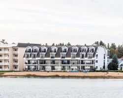 Quality Inn & Suites Beachfront