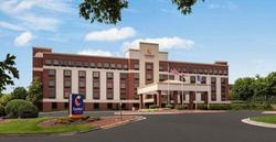 Comfort Suites Outlet Center