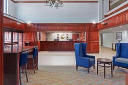 Comfort Suites Outlet Center