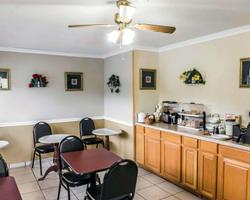Econo Lodge Perry Area
