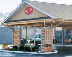 Econo Lodge Inn & Suites Warren
