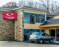 Econo Lodge Inn & Suites Warren