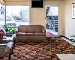 Econo Lodge Inn & Suites Warren