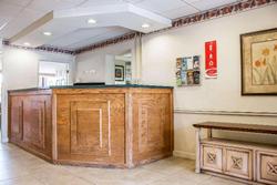 Econo Lodge East