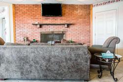 Econo Lodge East