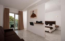 Portodrach Aparthotel & Suites