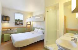 Hotel First Inn APT