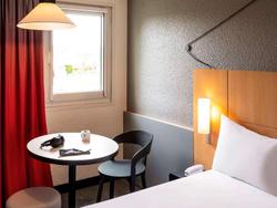 ibis Cergy Pontoise le Port