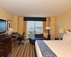 Renaissance Portsmouth-Norfolk Waterfront Hotel