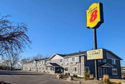 Super 8 by Wyndham Alexandria MN