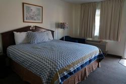 Ozark Inn & Suites