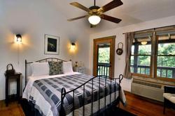 Bent Creek Lodge Bed & Breakfast