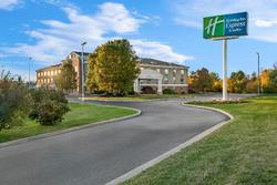 Holiday Inn Express & Suites Marion