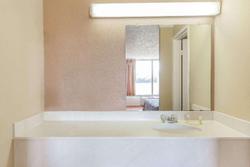 Days Inn by Wyndham Hillsboro TX