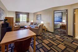 Super 8 by Wyndham Akron S/Green/Uniontown OH