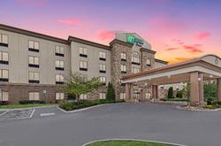 Holiday Inn Express Cleveland Northwest