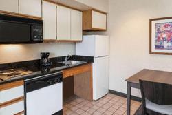 Hawthorn Suites By Wyndham Detroit Warren