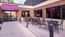 Holiday Inn Hotel & Suites Warren