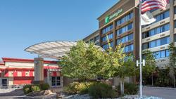 Holiday Inn Lakewood